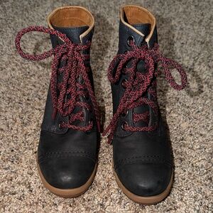 Sorel Joan of Arctic Wedge II Lace Boots – Black – Size 6